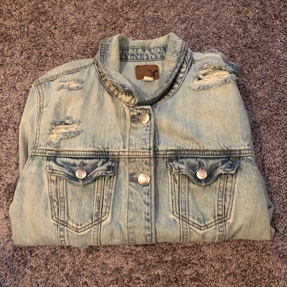 Women’s XL American Eagle distressed denim jacket